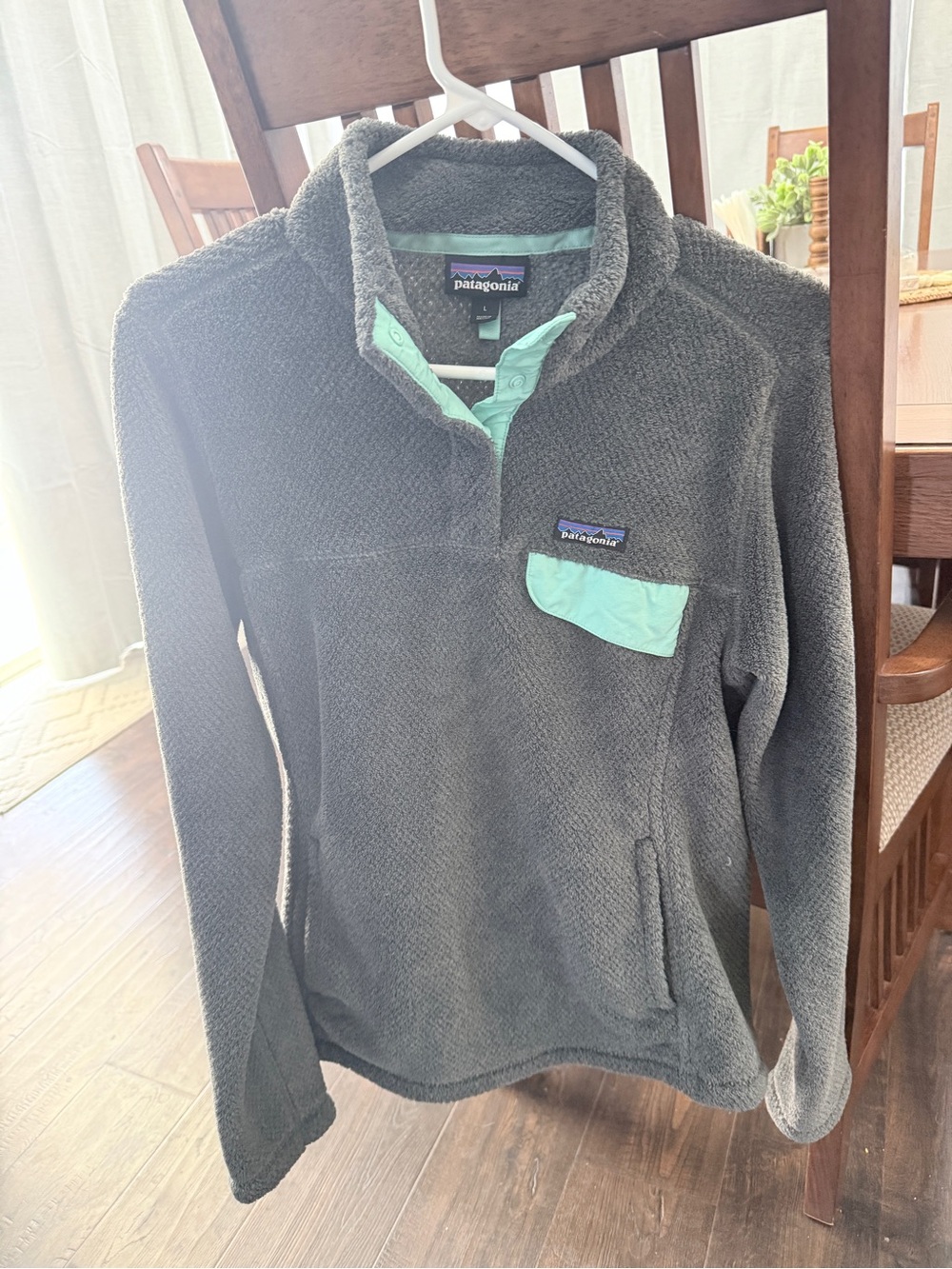 Patagonia Gray Fleece Pullover with Mint Accents